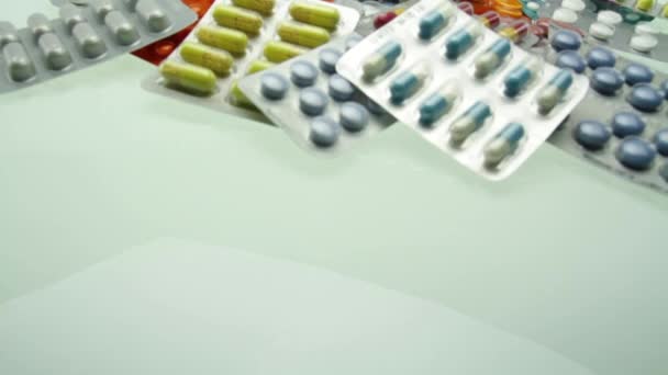 Stack av piller tabletter — Stockvideo