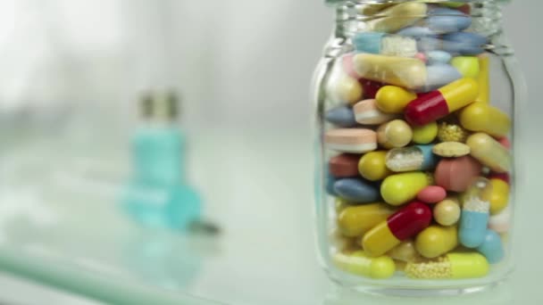 注射や薬。健康の選択 — ストック動画