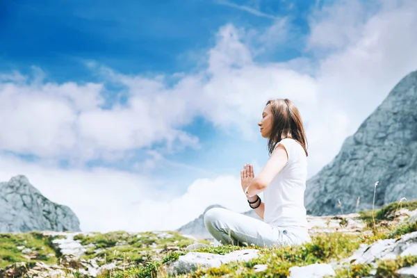 Koncept meditace, relaxace a zdravého života. — Stock fotografie