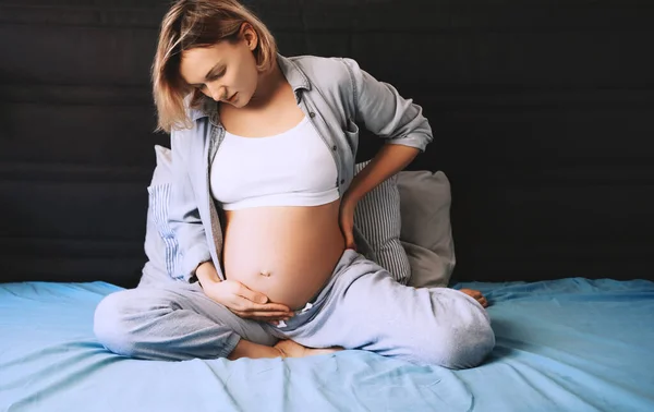 Femme Enceinte Souffrant Douleurs Lombaires Maux Tête Femme Contraction Mal — Photo