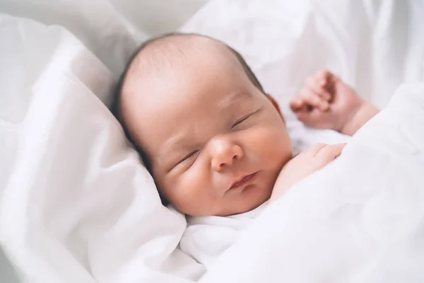 Újszülött Élet Első Napjaiban Alszik Portré Újszülött Gyermek Fiú Egyhetes — Stock Fotó