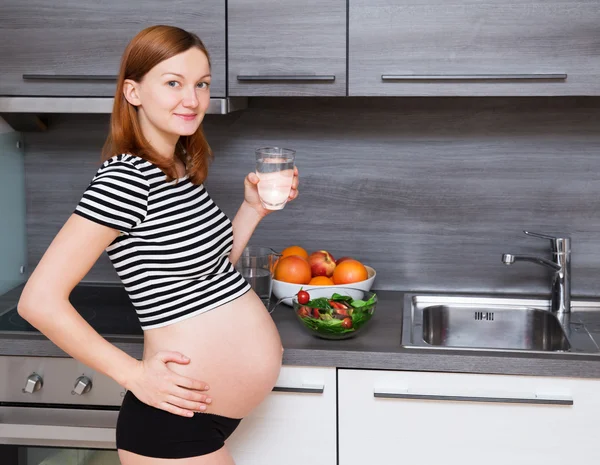 Nutrição saudável e gravidez — Fotografia de Stock