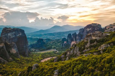 Meteora Manastırları, Yunanistan