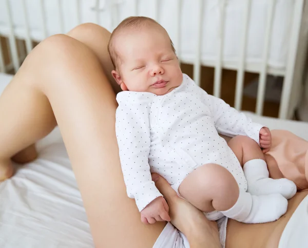 Újszülött alvó gyermek — Stock Fotó