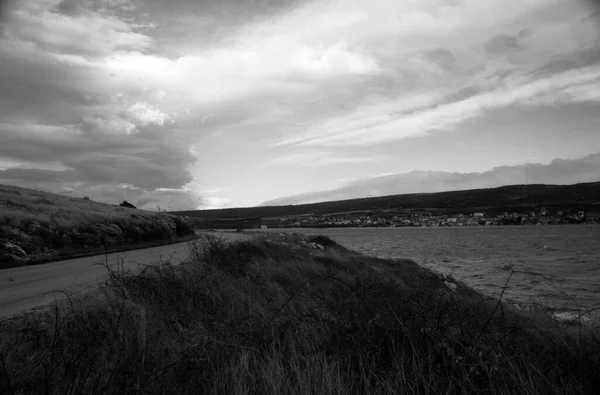 Vue Sur Baie Maritime Les Nuages Les Montagnes — Photo