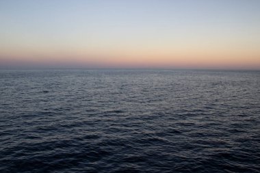 Mısır 'da Hurghada' da güzel ve sakin bir gün batımı. Resim Deniz Günbatımı.