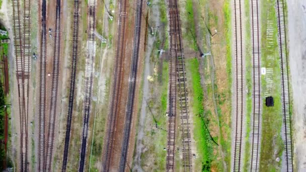 Vista aérea del ferrocarril. 4k video de un quadrocopter — Vídeo de stock