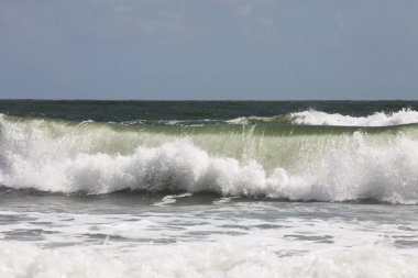 Florida 'nın Atlantik kıyısındaki okyanus dalgaları 