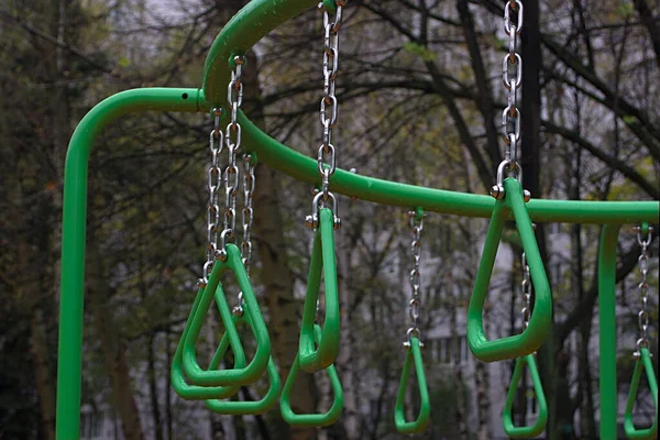 Attrezzature Sportive Sul Parco Giochi Nel Cortile — Foto Stock