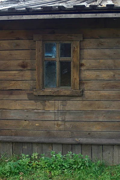 Стены Окном Деревянного Деревенского Дома — стоковое фото