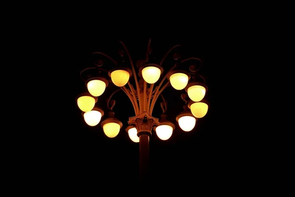Uma Lanterna Várias Lâmpadas Escuro Noite — Fotografia de Stock