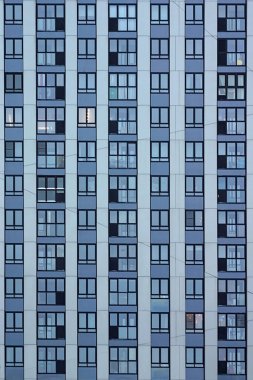 Yeni bir gökdelen binasının ön cephesinin parçası.