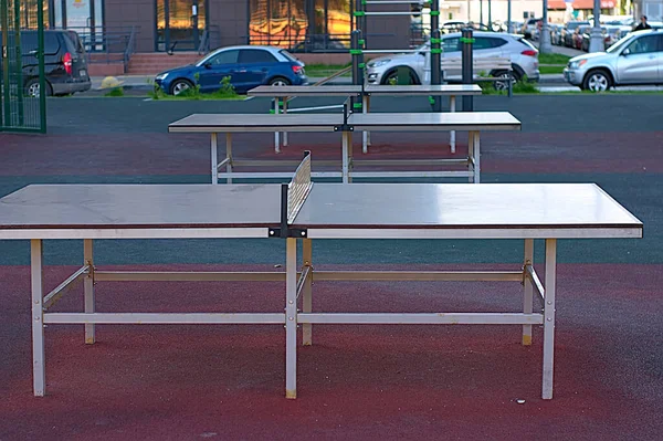 Une Table Tennis Sur Terrain Sport Dans Quartier Résidentiel — Photo