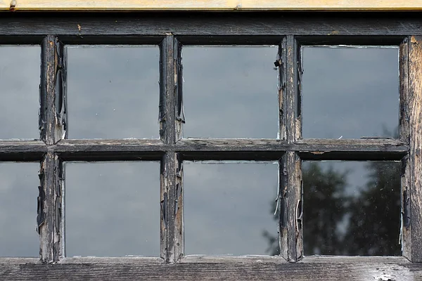 Kulübedeki Eski Binaların Penceresinin Parçası — Stok fotoğraf