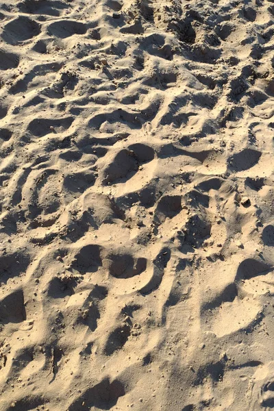 Τσαλαπατημένη Άμμος Στην Παραλία Του Ποταμού — Φωτογραφία Αρχείου
