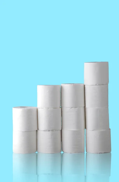 Туалетний папір на лазурі — стокове фото