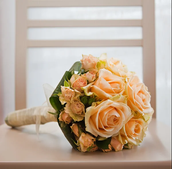 Bouquet de roses pour mariée — Photo