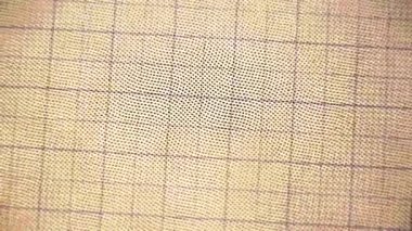 Işık arkaplanındaki mor noktalar ve çizgiler