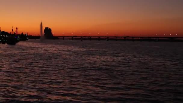 Ponte Tarde Noite Com Pôr Sol Laranja Brilhante — Vídeo de Stock