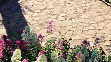 Tossa de Mar 'da bina ve kilise manzarası