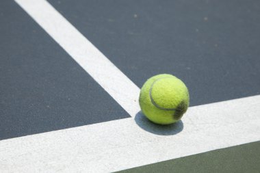 Net isabet tenis topu