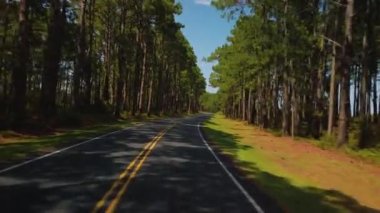 4K 'da virajlı bir yolda sürüyorum.