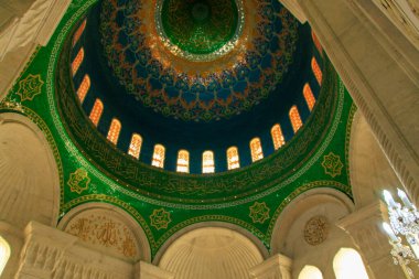 Bakü, Azerbaycan. Bibi Heybat Camii, Azerbaycan 'ın Bakü şehrinde bulunan tarihi bir camidir. Bibi Heybat Camii, Bibiheyb köyünde yer alan önemli bir dini ve mimari simgedir..