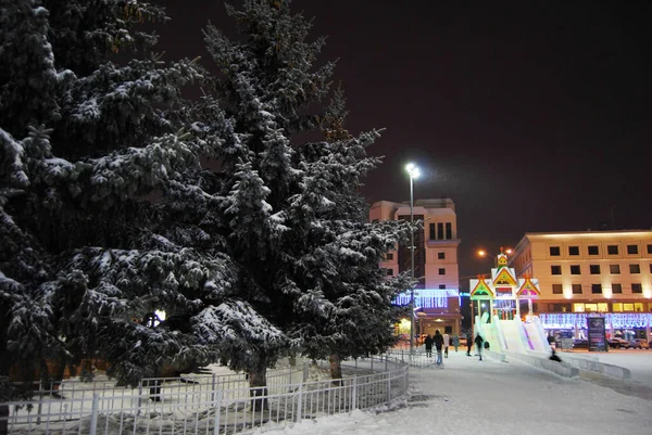 Lucfenyő Jégcsúszda Tyumen Város Tyumen Oroszország 400 Évfordulója Alkalmából 2021 — Stock Fotó