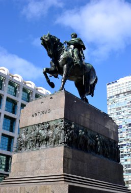 Uruguay'nın heykelinin Artigas