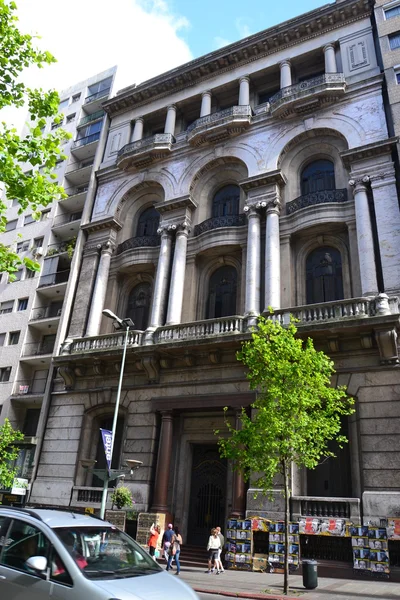 Antiguo edificio en Montevideo — Foto de Stock