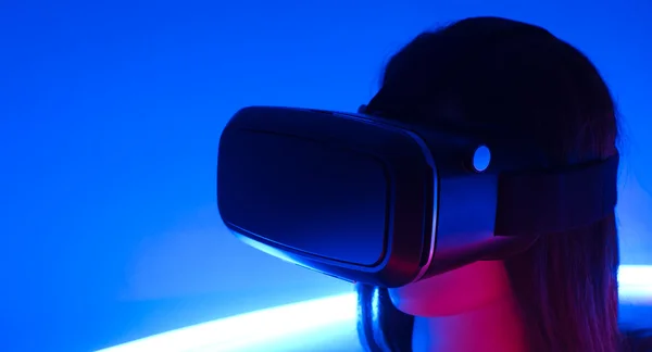 Modern sanal gerçeklik cep telefonu kulaklık