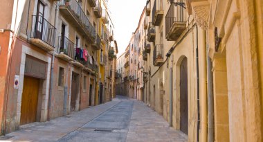 Tarragona eski şehir bina ve dar sokak, Catalonia, İspanya