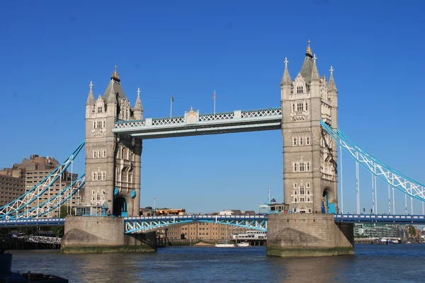 London 2018 Londoni Tower Bridge Hídjától Temze Folyó Híd Kék — Stock Fotó