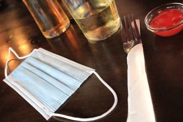 Gezichtsmasker Gastvrijheid Concept Pubs Restaurants Bars Heropening Juli Met Coronavirus — Stockfoto