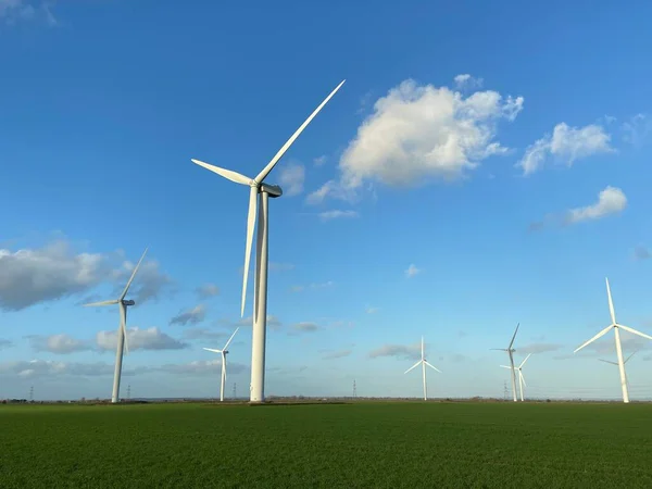 Ανεμογεννήτριες Που Παράγουν Ηλεκτρική Ενέργεια Windmill Wind Power Technology Productions — Φωτογραφία Αρχείου