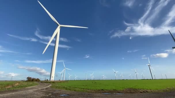 Villamos Energiát Termelő Szélturbinák Szélmalom Szélenergia Technológia Termelés Szélturbinák Álló — Stock videók