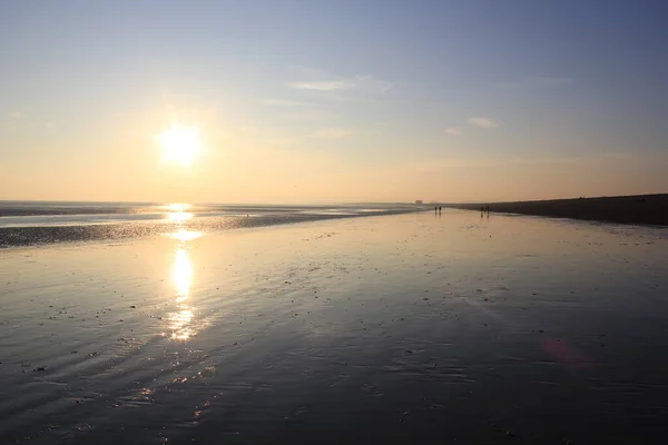 Sunset Reflecting Wet Sand Beach Winchelsea Beach Rye Harbour Nature — Stock Photo, Image