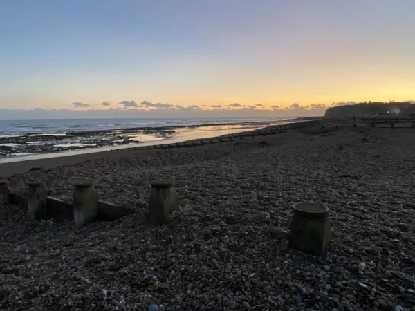 Pett Level Beach Bei Sonnenuntergang Mit Pool Aus Meerwasser Und — Stockfoto