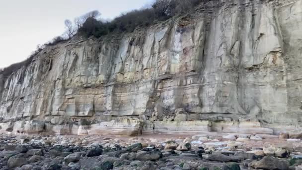 Pett Level Beach Sunset Com Piscina Água Mar Rochas Primeiro — Vídeo de Stock