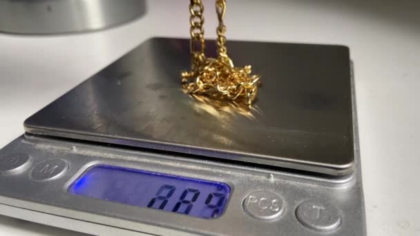 Gold Jewellery Being Weighed Scales Pawn Shop Gold Popular Sell — Stock Video