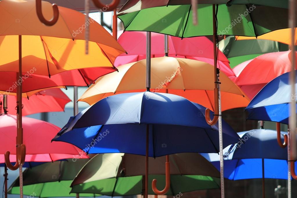 Colgante paraguas de stock, imágenes de Colgante sin royalties | Depositphotos