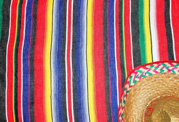 México poncho sombrero fondo fiesta cinco de mayo día de los muertos —  Fotos de Stock