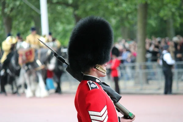 Trooping the color London, Reino Unido-06 de julho, Queens soldier of the royal guard, July 06.2015 in London stock, photo, photography, image, picture, press , — Fotografia de Stock