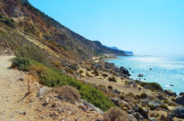Akdeniz manzarası var. Girit 'in güney kıyısı, Yunanistan