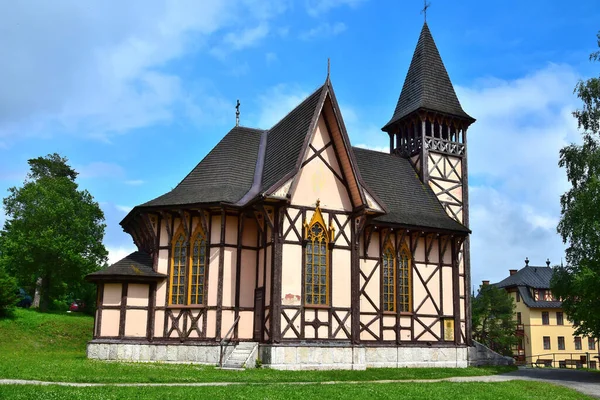 位于斯洛伐克塔特拉山附近的小镇Stary Smokovec教堂 — 图库照片