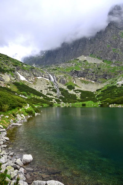 Paisagem Alto Tatras Com Montanhas Lago Velicke Pleso Cachoeira Velicky — Fotografia de Stock