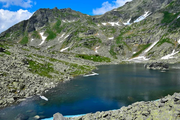 Lake Velke Zabie Pleso Höga Tatrabergen Med Liten Stenig Slovakien — Stockfoto