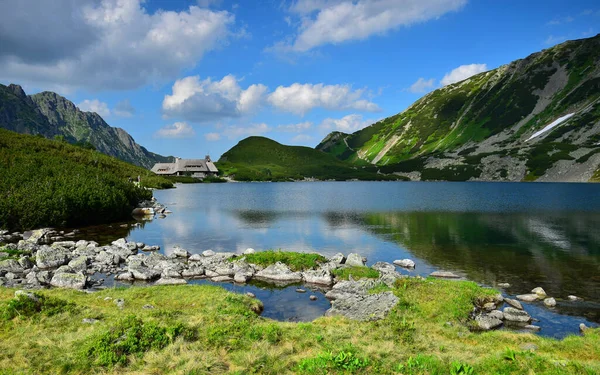 Belo Lago Przedni Staw Alojamento Montanha Schronisko Piec Stawow Alto — Fotografia de Stock