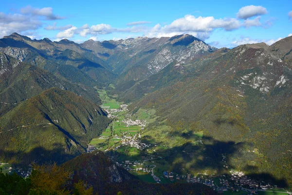 Små Städerna Pieve Ledro Bezzecca Locca Enguiso Concei Och Lenzumo Royaltyfria Stockfoton