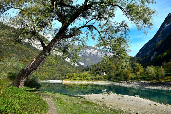Vackra Sjön Tenno Och Omgivande Bergen Trentino Italien — Stockfoto